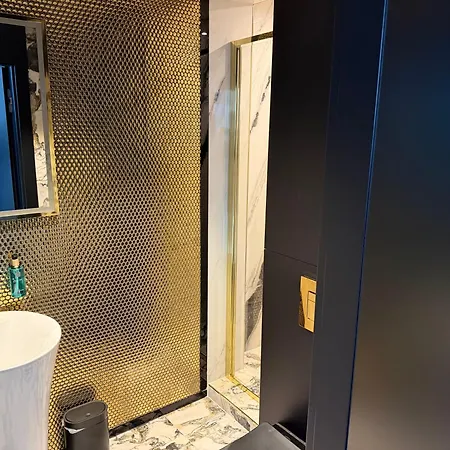 Luxury Ii Apartment