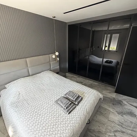 Luxury Ii Apartment *
